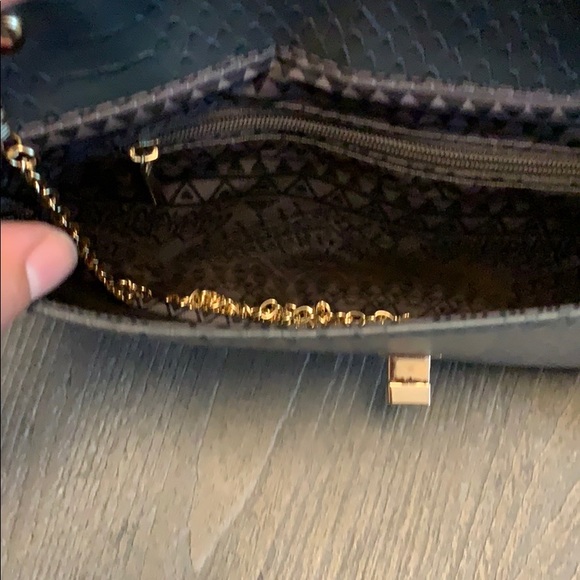 *SOLD* Miztique Clutch - Picture 4 of 6